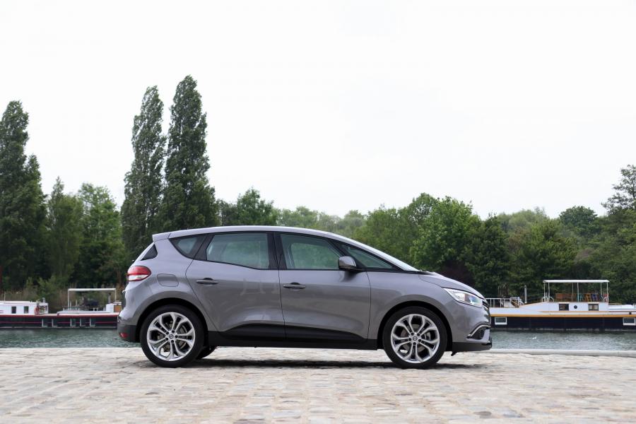  Renault Scenic (J9) 2016 года  (фото 28 из 57)